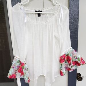 Floral sleeve blouse